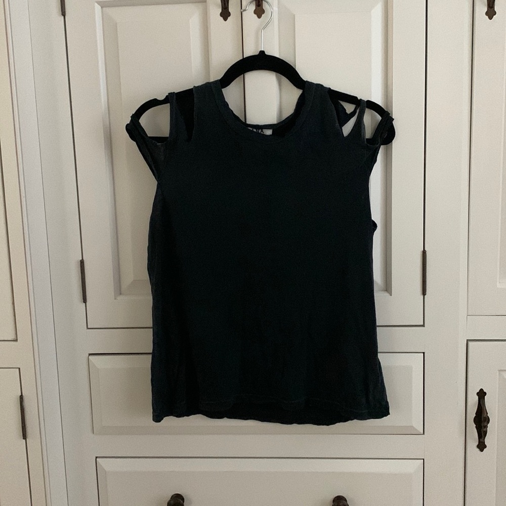 LNA ripped shoulder tee